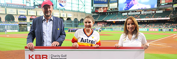 kbr ceo presents $100000 to sunshine kids at houston astros game