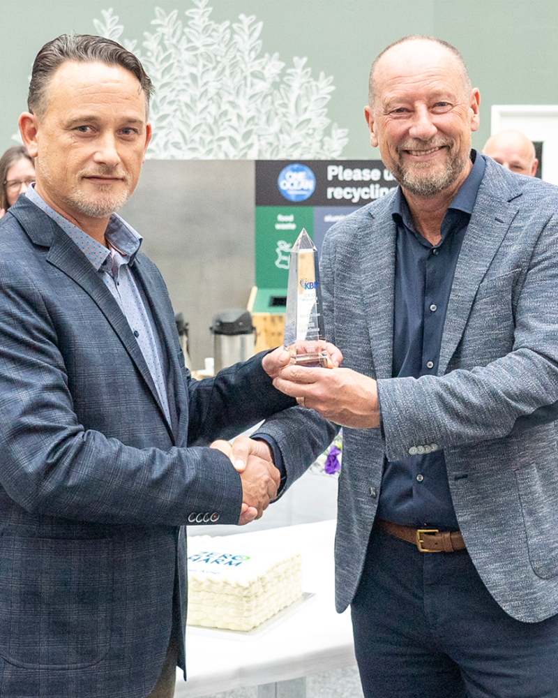 Stuart Bradie presents KBR CEO HSSE Excellence Award to winner James Asher